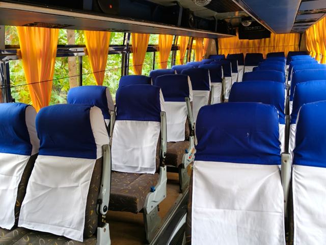33 seater bus interior – seating rows